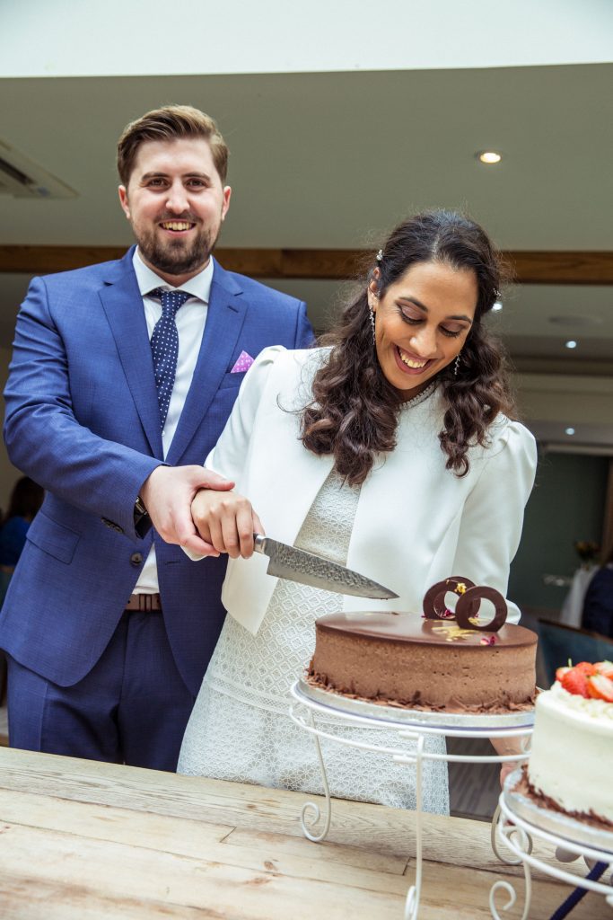 bride Cambridgeshire wedding photographer, covid wedding, Red Lion Whittlesford, Reportage wedding photographer