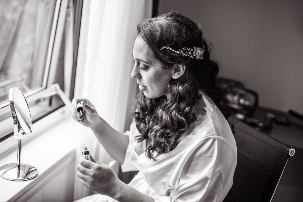 getting ready, brideCambridgeshire wedding photographer, covid wedding, Red Lion Whittlesford, Reportage wedding photographer