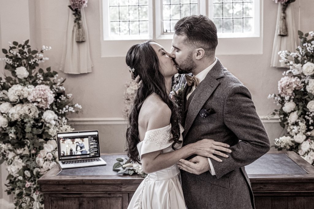 bride and groom kiss, chestnut registry office