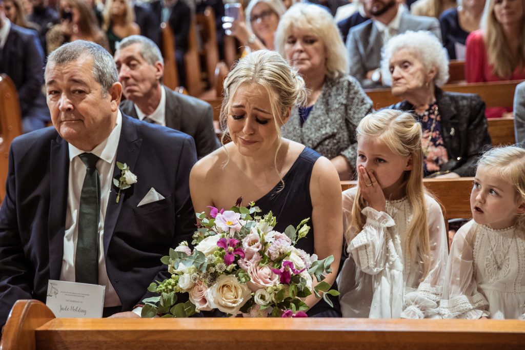 maid of honour cries at wedding